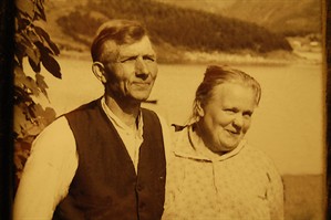 1957 - Ragnvald Zakarias Håkonsen (1895-1968) + Agnes Karoline (1898-1978)